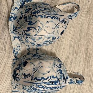 Cacique Blue and White Patterned Bra